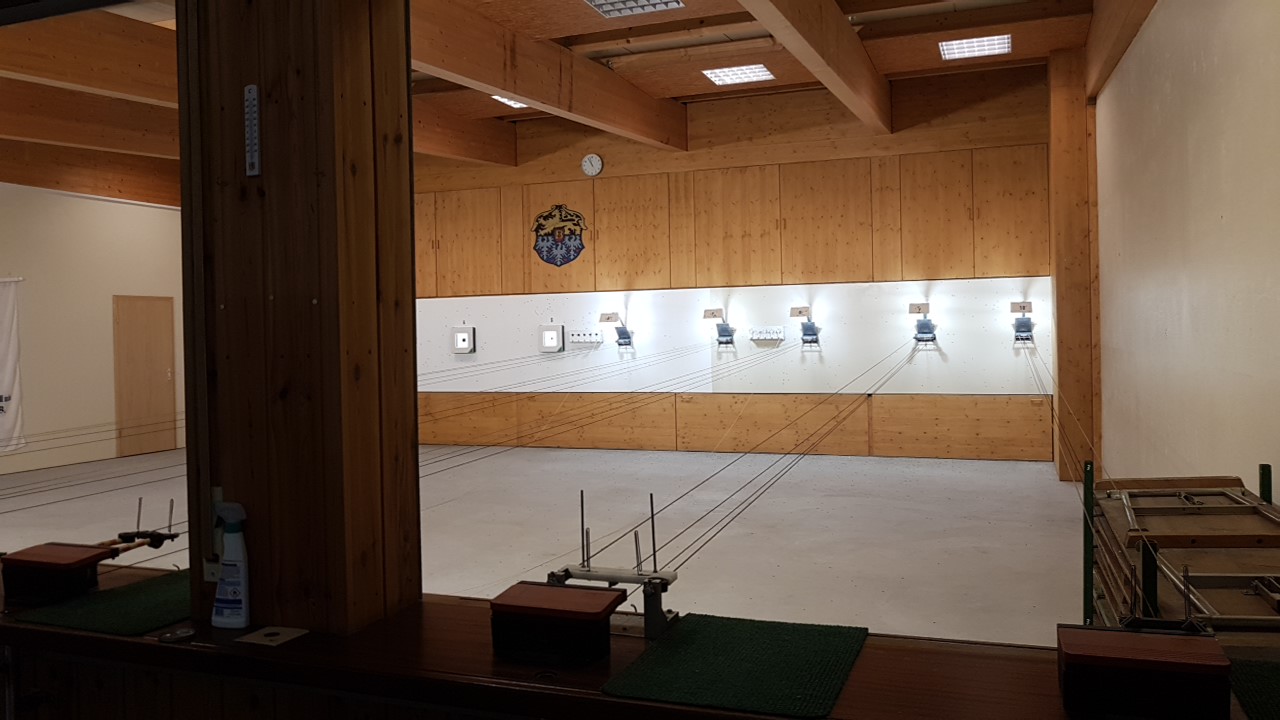 der Halle aus der rechten Ecke